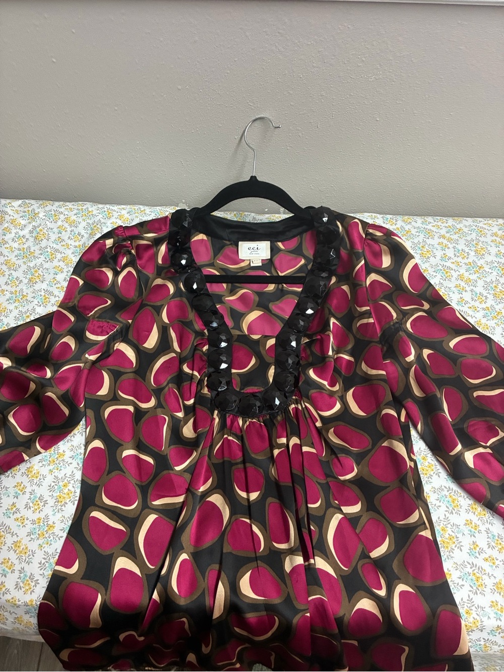 ECI Magenta and Black Geometric Print V-Neck Blouse with Beaded Trim